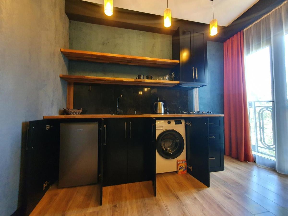 Irina'S Apartments Koetaisi Buitenkant foto
